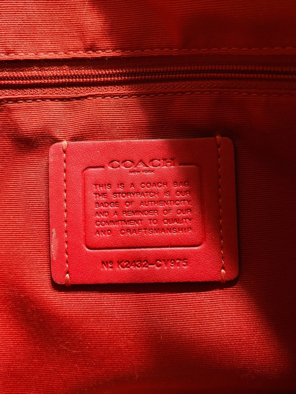 Laurel Shoulder Bag In Signature Canvas